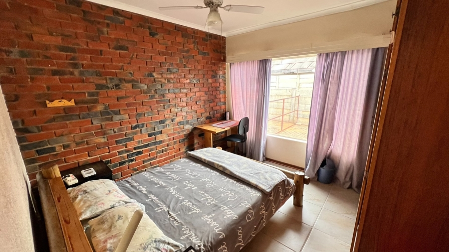 4 Bedroom Property for Sale in Langenhovenpark Free State